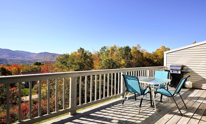Intervale Condo | Bartlett Condo w/Mountain Views Near Ski Resorts!