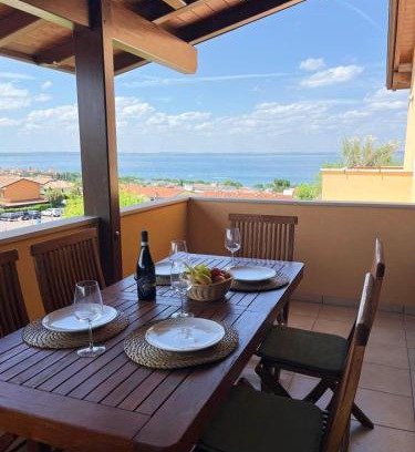Calmasino Apartment | Barum Lake View Apartment in Lazise