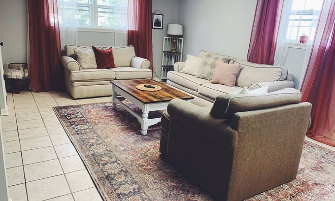 Athens Apartment | Basement Apartment on the Loop
