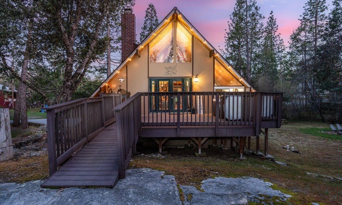 Oakhurst House | Bass Lake Chalet- A frame with hot tub/firepit