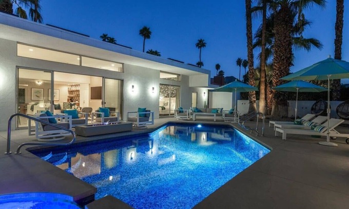 Indian Canyon Villa | Bauhaus Escape Summar