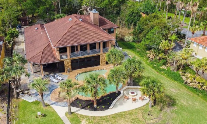 Clear Lake Shores House | Bay Breeze Estate - Heated Pools, Private Pier, Near Boardwalk & Prime Location!