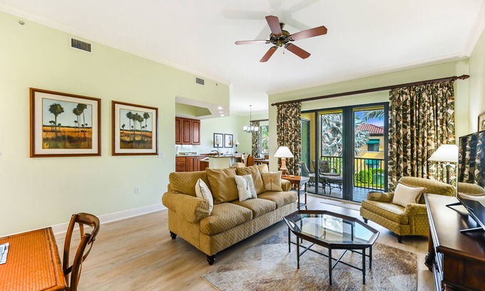 Royal Harbor Cottage | Bay Dreamer Cottage at Naples Bay Resort