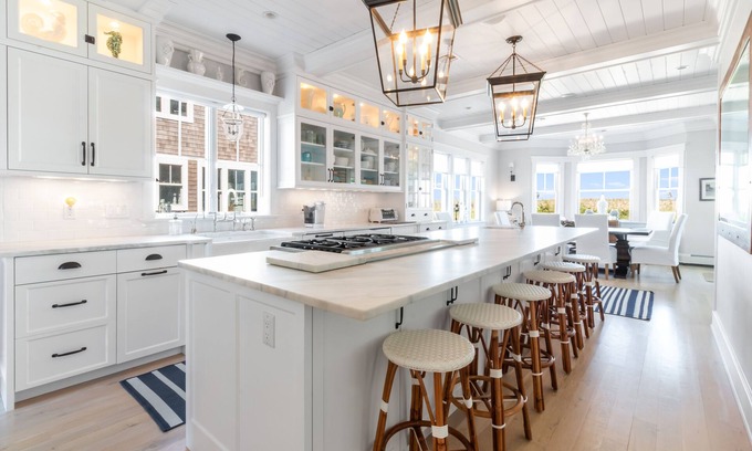 Avon House | Bay Head Home on the Ocean with Pool