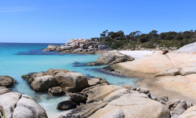 Binalong Bay House | Bay of Fires - Beachfront - Sloop Cottage