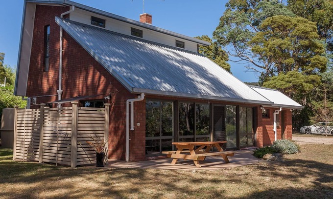 Port Arthur House | Bay Retreat Port Arthur - tranquil waterfront house