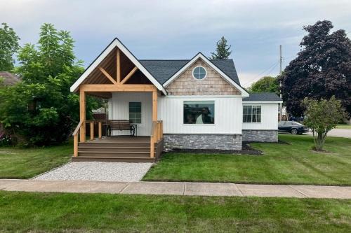 Tawas City House | Bay Street Bungalow