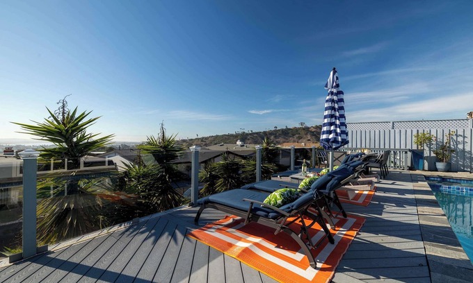 Bay Ho House | Bay View Bliss/Beach/Pool/Shops