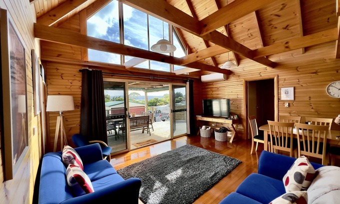 Stieglitz House | Bay views Escape: A Relaxing Home for You and Your Family with outdoor BBQ