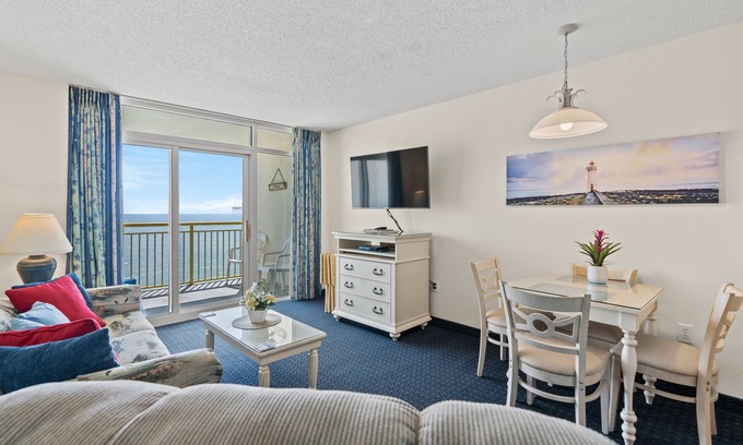 Crescent Beach Condo | Bay Watch 1517-1BR/1BA Oceanfront Condo in North Myrtle Beach