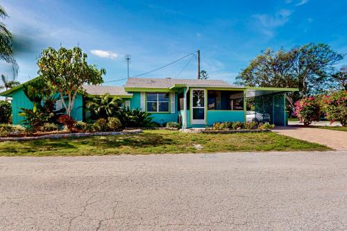 Goodland House | Bayfront Bliss Retreat
