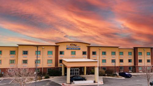 Midland Hotel | Baymont by Wyndham Midland Center