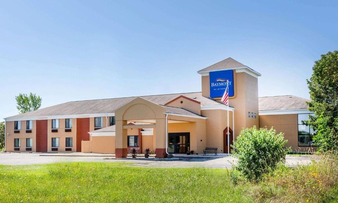 Mukwonago Hotel | Baymont Inn & Suites by Wyndham Mukwonago