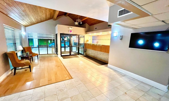 Bayou La Batre Hotel | Bayou Inn & Suites