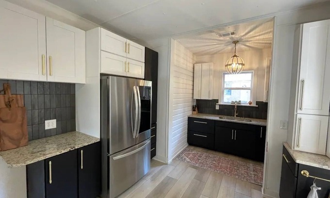 East Pensacola Heights House | Bayou Waterfront Cottage - Centrally Located!