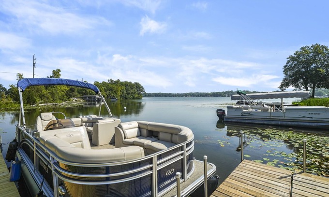 Browns Lake House | Bayside Beach House, Hot tub, Sauna, EV charger