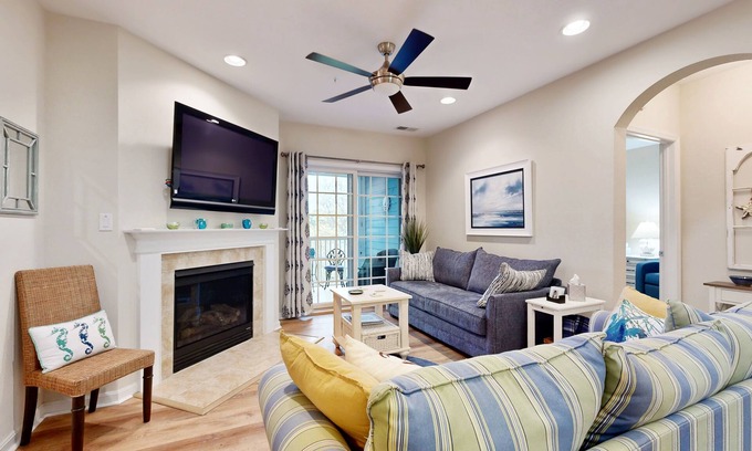 Sun Ridge Condo | Bayside Resort 3rd-floor condo with indoor/outdoor pools, hot tub, tennis & gym