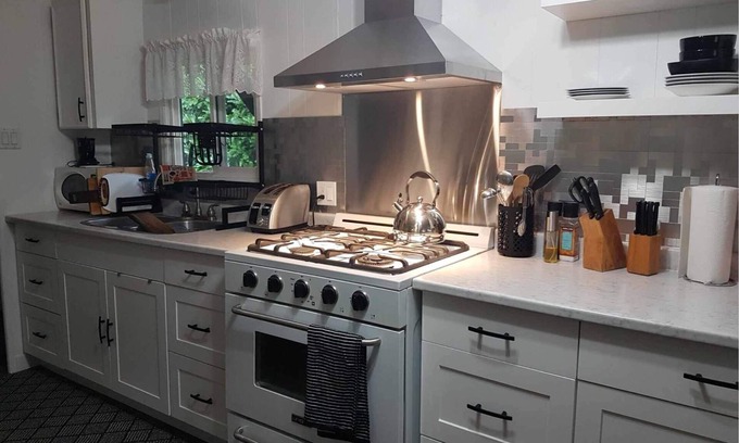 Heriot Bay House | Bayview mobile, brightly renovated , ocean view, close to amenities .