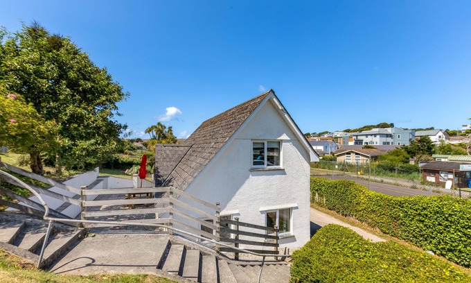 Polzeath Cottage | BAYWATCH SANDS, pet friendly, country holiday cottage in Polzeath