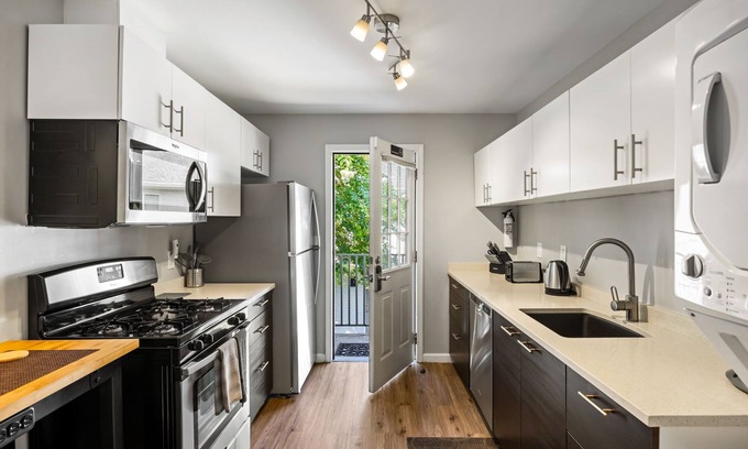Brookwood Apartment | (BC1bK) Professional Condo w/Wi-Fi Perfect for Business Travelers