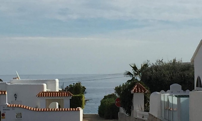 Vista de los Angeles-Rumina House | BEAUTIFUL HOUSE ABOUT 100 METERS FROM THE BEACH.