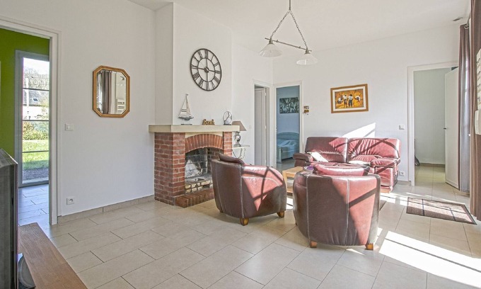 Sainte-Honorine-des-Pertes House | Beautiful holiday home in Aure sur Mer with garden