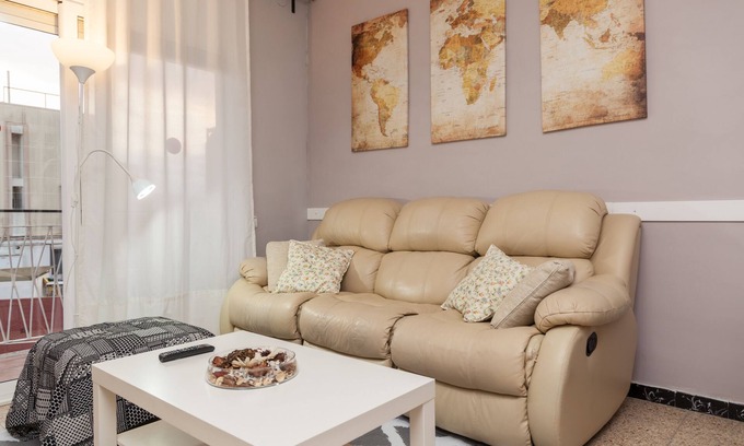 Pineda de Mar Apartment | Beach apartment quiet, sunny and well connected.