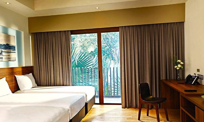 Pasir Ris Hotel | Beach Bay@ Attractions Packed Beach Resort 4 beds