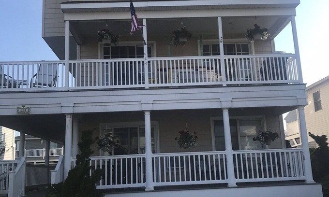 Leeds Point House | Beach Block 3BR 2BA!