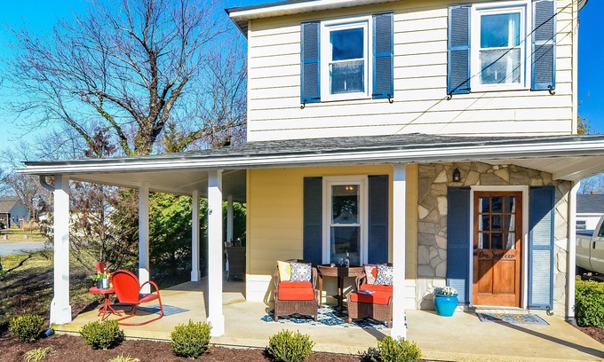 Colonial Beach House | Beach Blonde Cottage