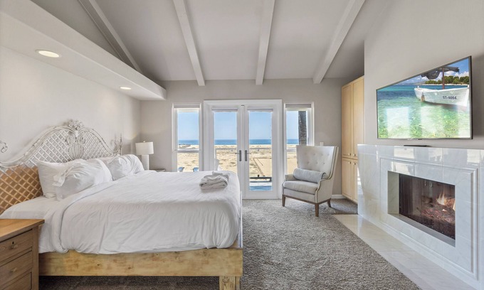 Balboa Peninsula House | Beach Break by AvantStay | Oceanfront, View, Patio
