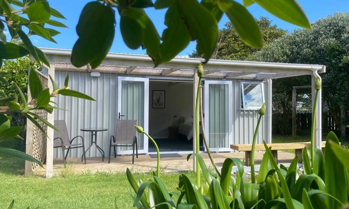 Waihi Beach House | Beach Break Cabin - short walk to beach and cafes