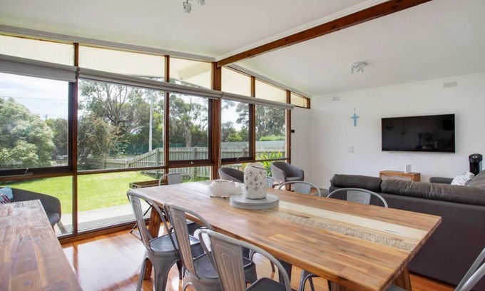 Dromana House | Beach Days Family Escape, Dromana