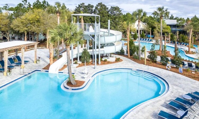 Beach District Condo | Beach days made better under the brim at Beach Hat/Gulf Views/2 Bikes