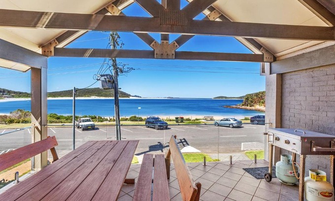 Fingal Bay House | Beach Duplex 72 Marine Dr - Fingal Bay