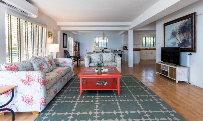 South Sound Villa | Beach Front 3 Bed Villa - enjoy the beach right outside your door!