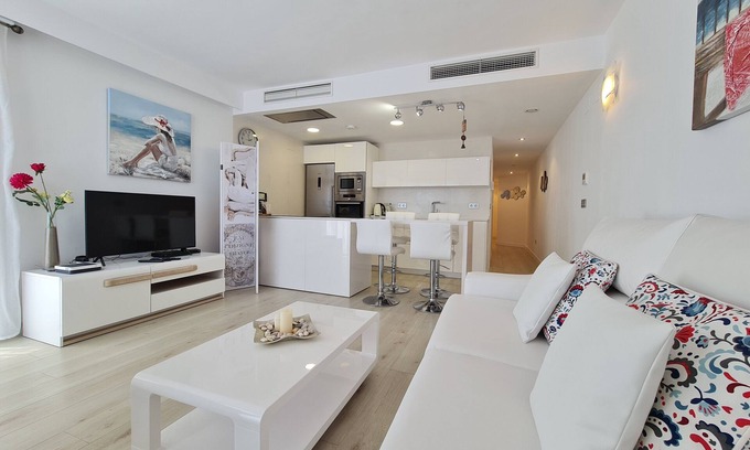 Fuengirola Apartment | Beach Front, 50m2 Terrace, Attic Apartment - Unique Modern Fuengirola - 8 sleeps