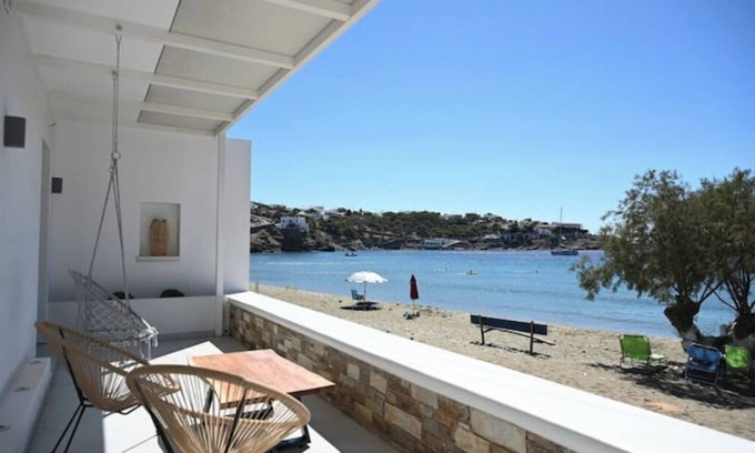 Kanala House | Beach-front cycladic suitenn