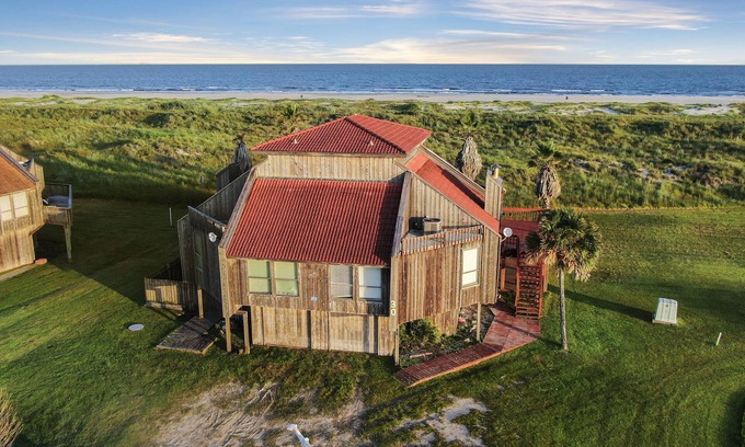 Matagorda Condo | Beach front Getaway with Amazing Views