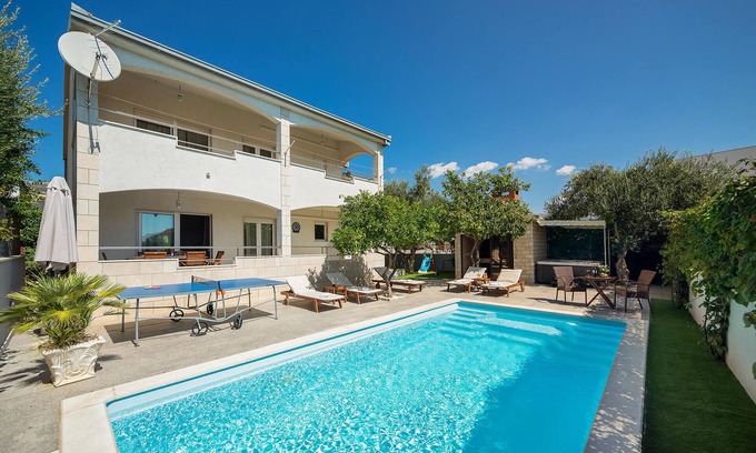 Kastel Novi House | Beach front home in Kastel Novi