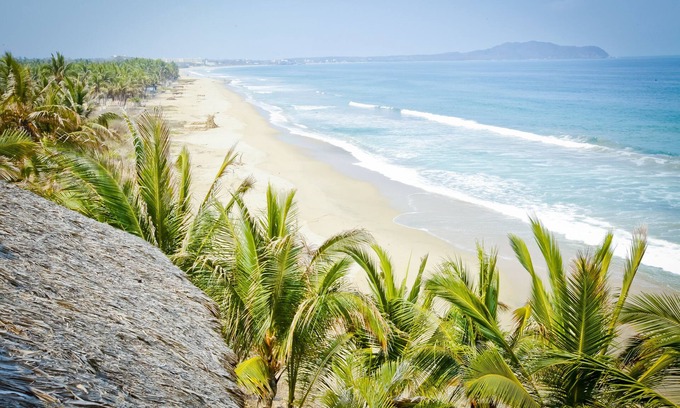 Litibu House | Beach Front House - Sunset Views. Best location on Litibu!