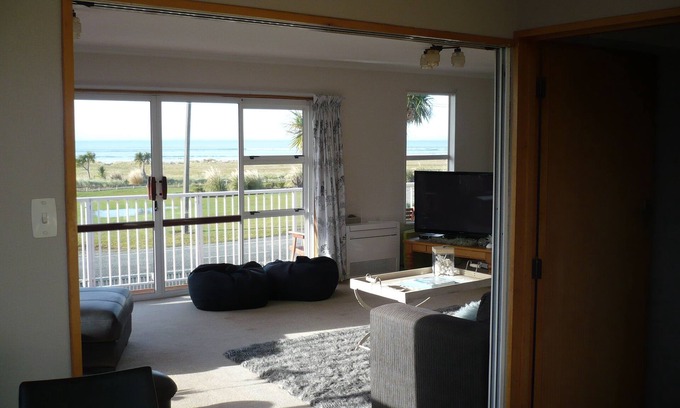 Riverton House | Beach front property