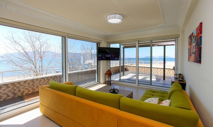 Vlore Apartment | Beach Front Terrace