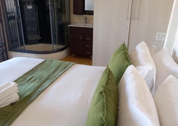 Quigney Beach Apartment | Beach Front Villa Self Catering Apartment