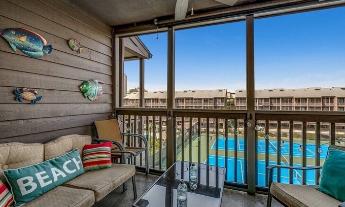Ash Condo | Beach Hall Pass Getaway - North Myrtle Beach