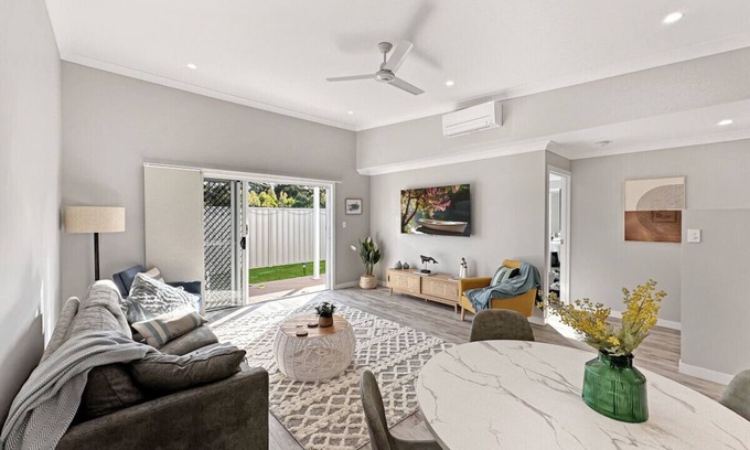 Urangan Apartment | Beach & Harbour Access - Ideal for Whale Watching