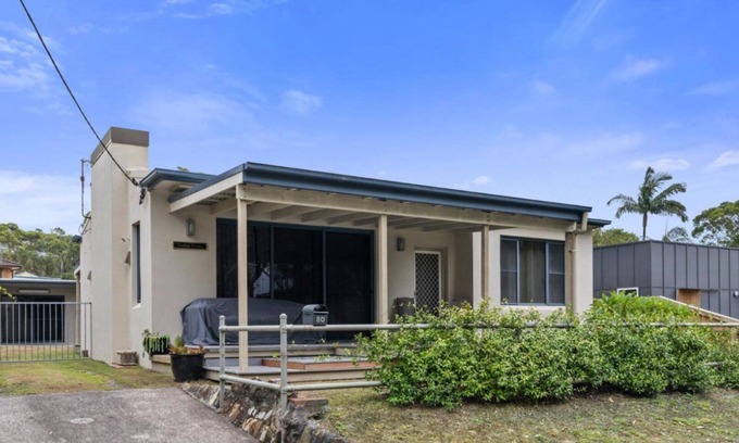 Hawks Nest House | Beach Heaven holiday