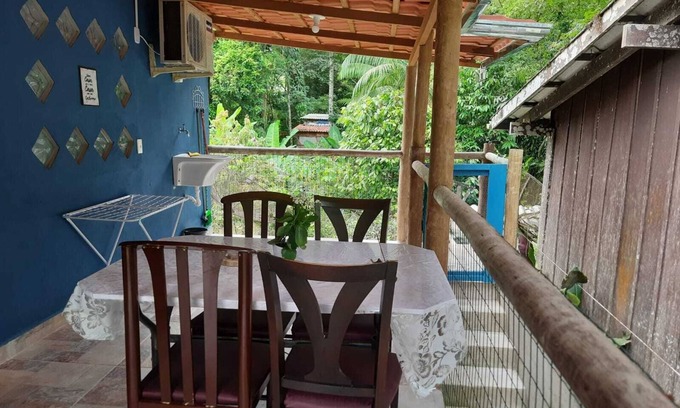 Camburi House | Beach house in Camburí - Natural pool with balcony and barbecue!
