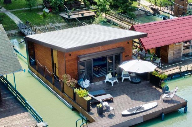Cukarica Villa | Beach House Belgrade