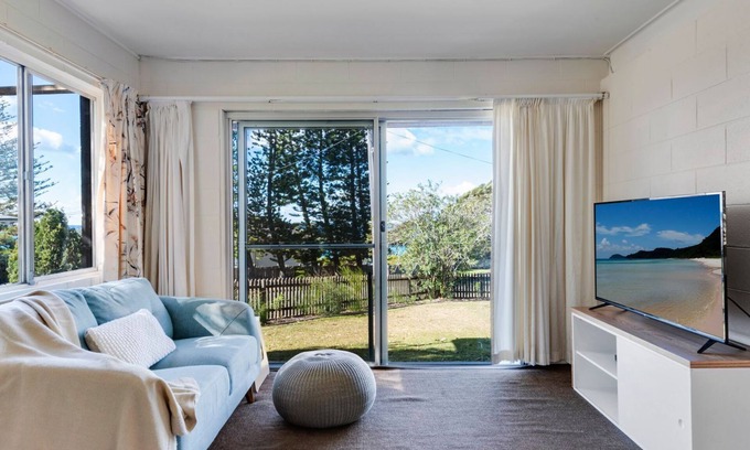Narrawallee House | Beach House on Booth